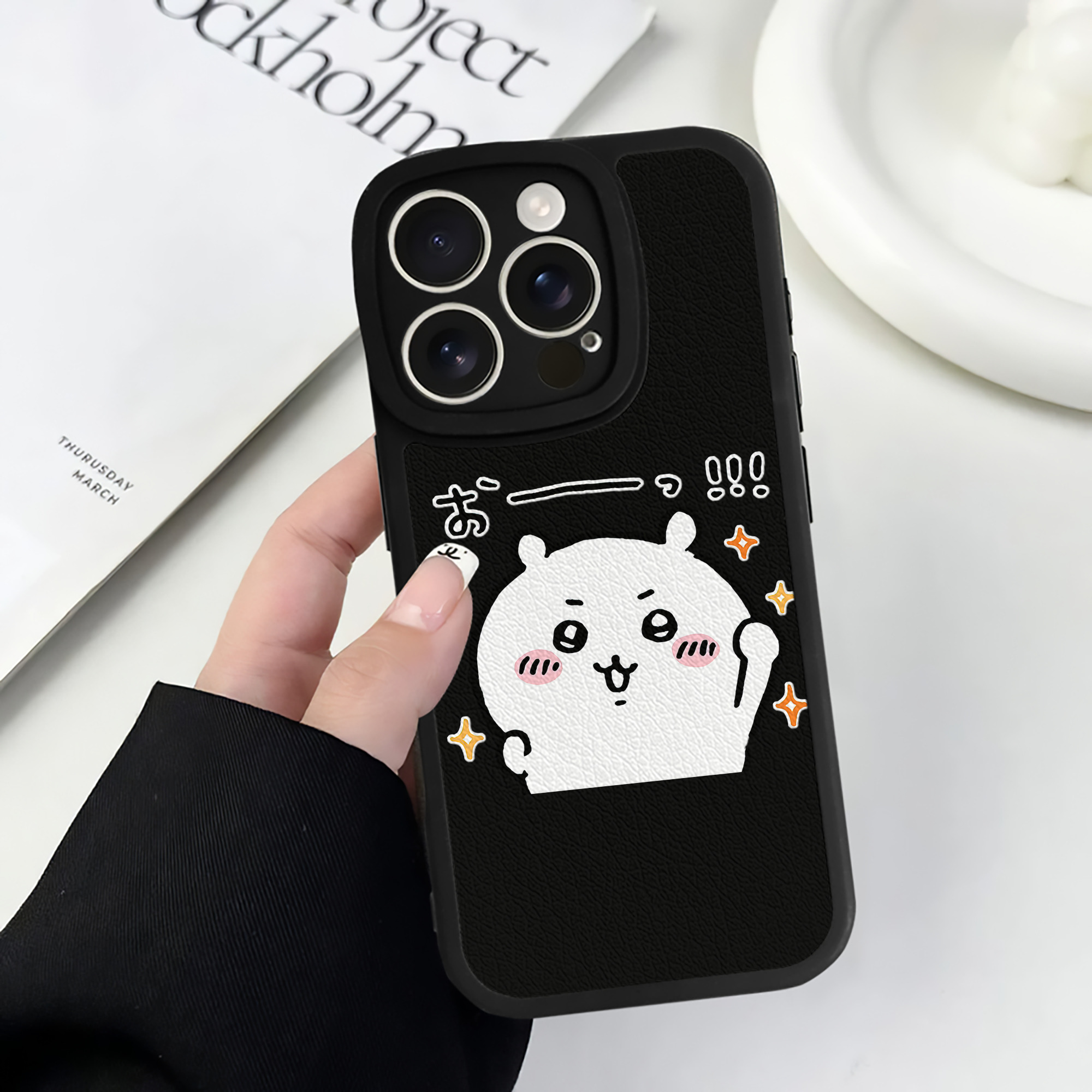 （画像用） ちいかわ ちいかわ Chii-kawa chiikawa 【iPhone 16シリーズ対応】シリコンスマホケース（レザー調） 材質：シリコン
